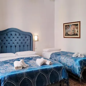 https://residenza-martin.it-tuscanyhotel.com