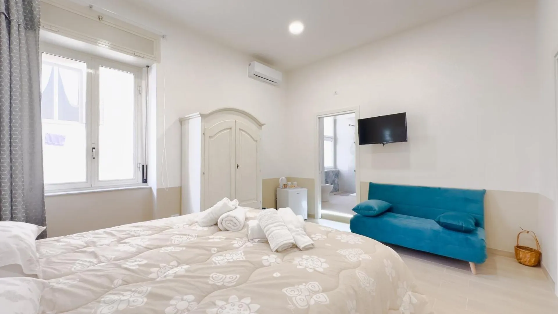 Real Poggio Hotel Napoli 0*,  Italien